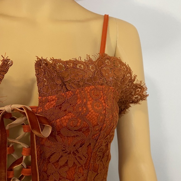 Gorgeous burnt orange adjustable spaghetti strap lace tied up bustier crop top! - Picture 5 of 9